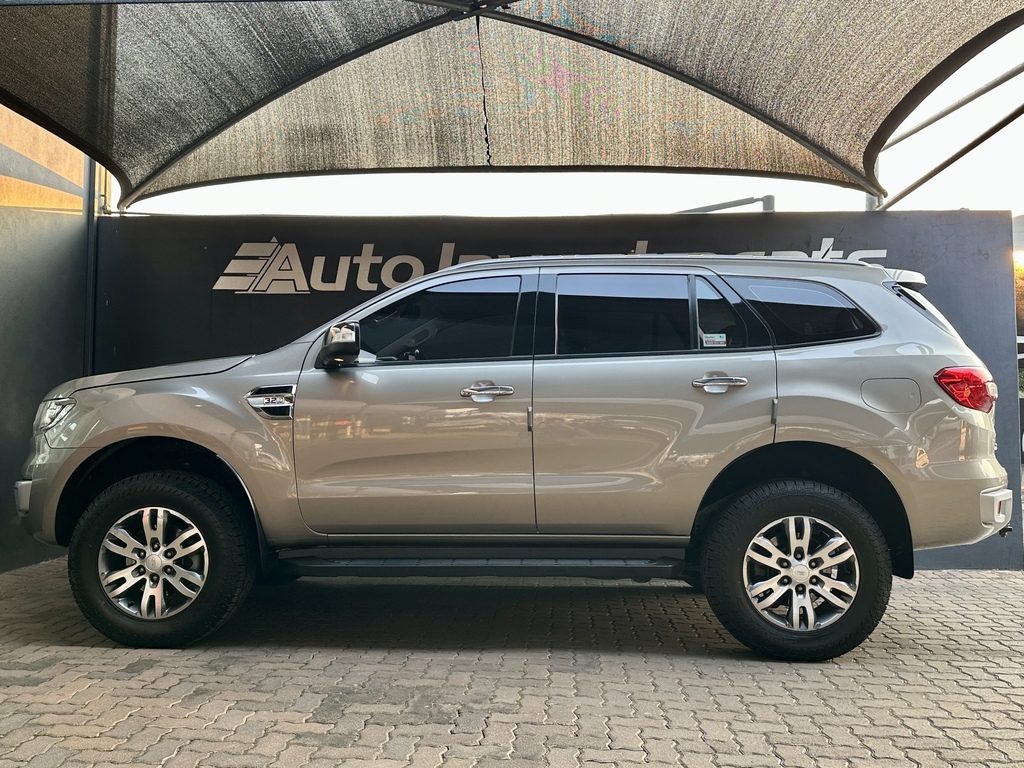 FORD EVEREST EVEREST 3.2 TDCi XLT 4X4 A/T - 5