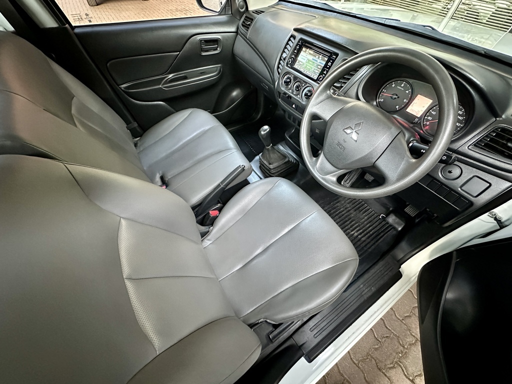 MITSUBISHI TRITON TRITON 2.4Di-GL P/U S/C - 9