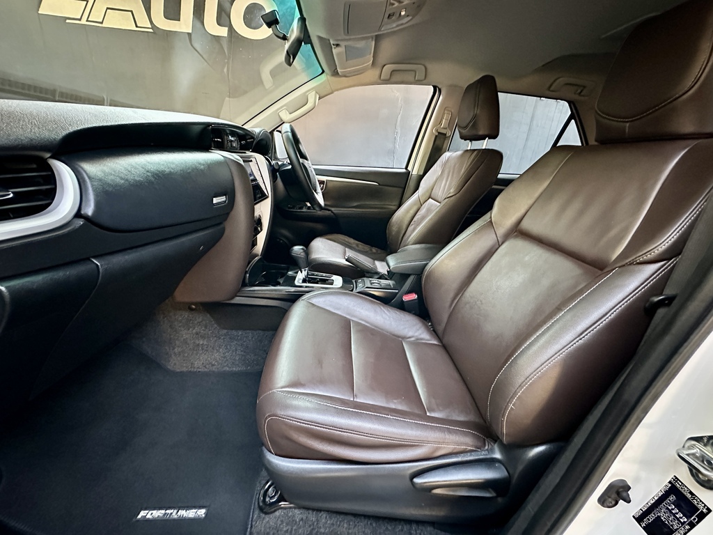 TOYOTA FORTUNER FORTUNER 2.4GD-6 R/B A/T - 9
