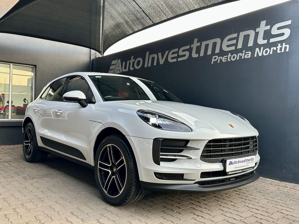 PORSCHE MACAN