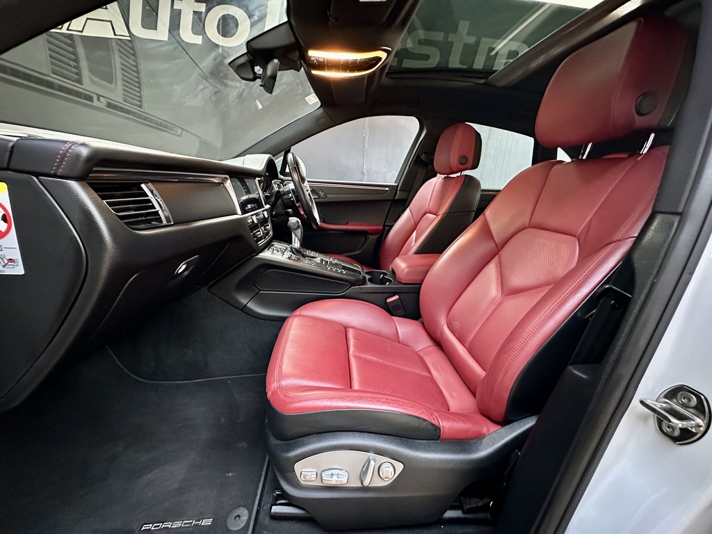 PORSCHE MACAN MACAN - 10
