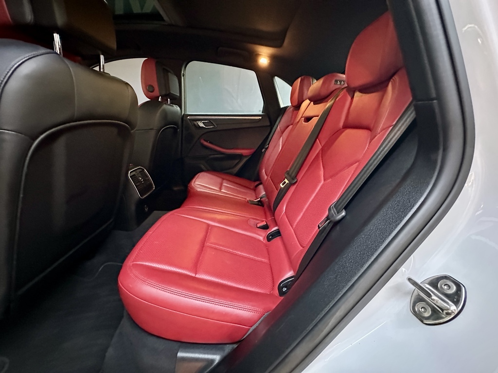 PORSCHE MACAN MACAN - 12