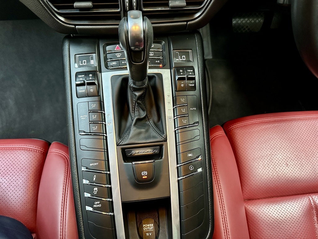 PORSCHE MACAN MACAN - 15