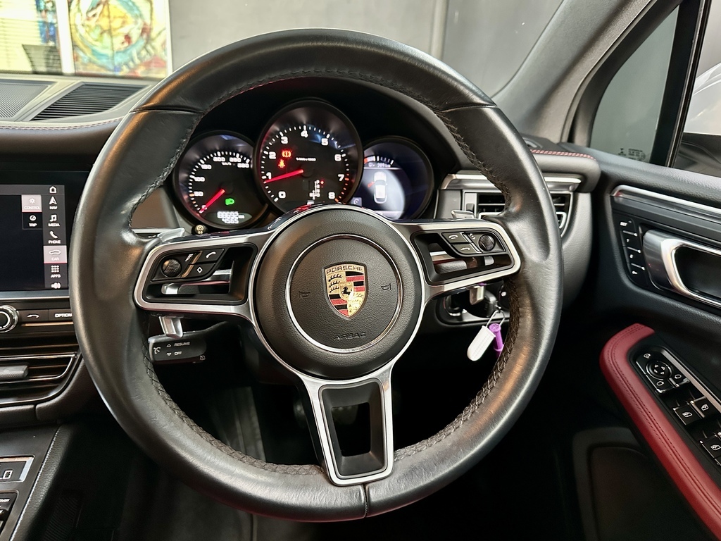 PORSCHE MACAN MACAN - 16