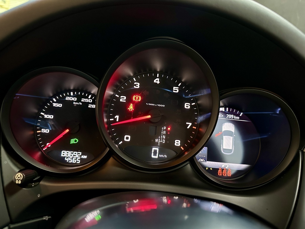 PORSCHE MACAN MACAN - 17