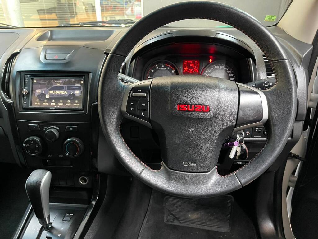 ISUZU D-MAX D-MAX 250 HO X-RIDER A/T E/CAB P/U - 13