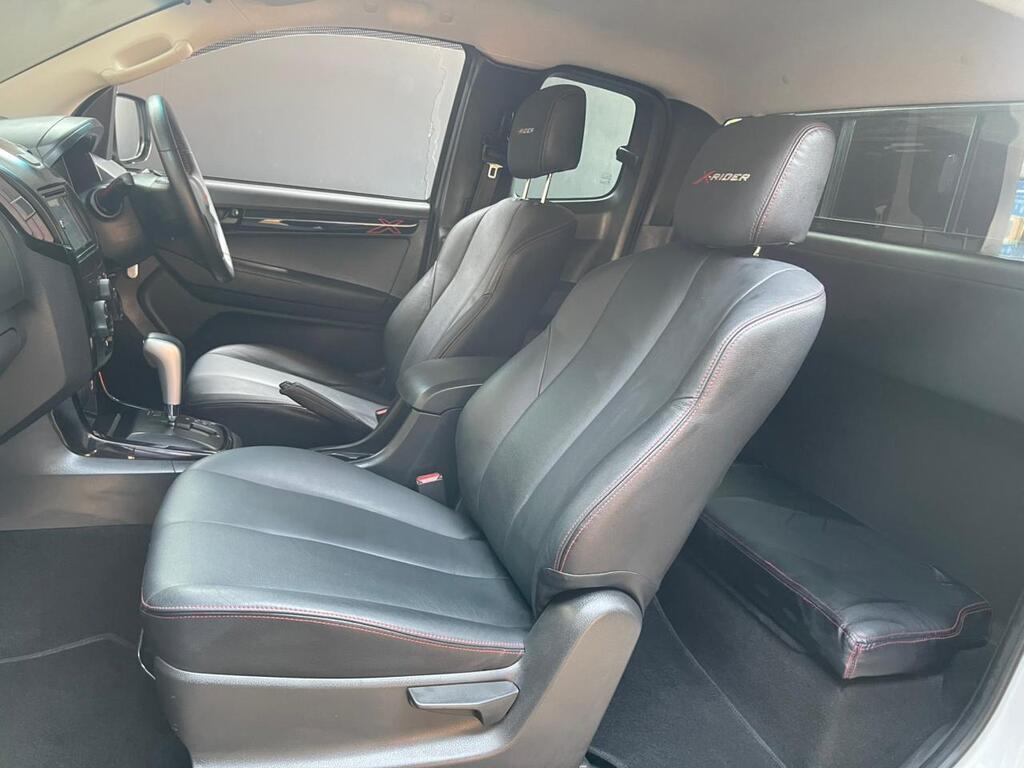ISUZU D-MAX D-MAX 250 HO X-RIDER A/T E/CAB P/U - 15