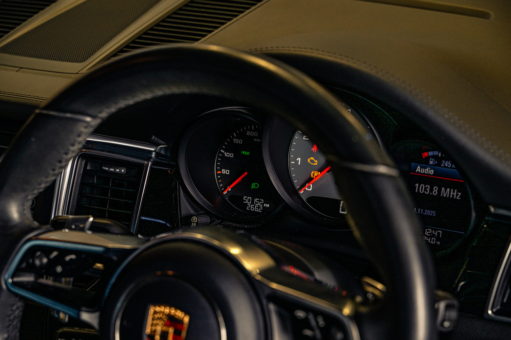 PORSCHE MACAN MACAN S - 12