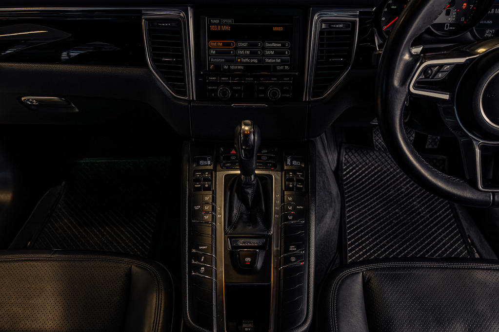 PORSCHE MACAN MACAN S - 14