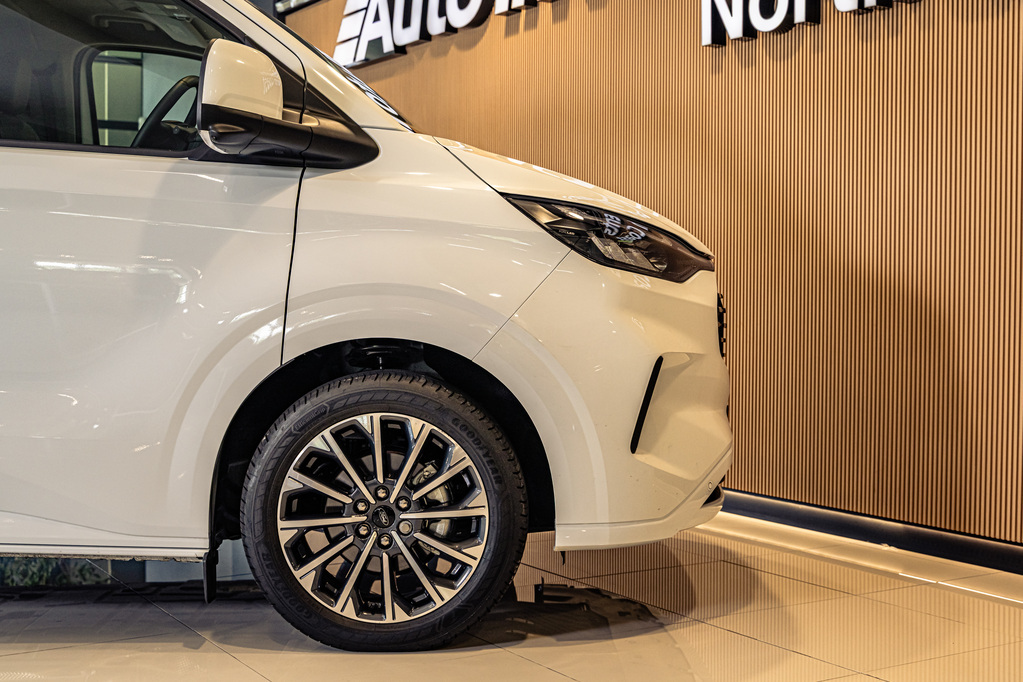 FORD TOURNEO TOURNEO CUSTOM 2.0D TITANIUM X A/T - 15