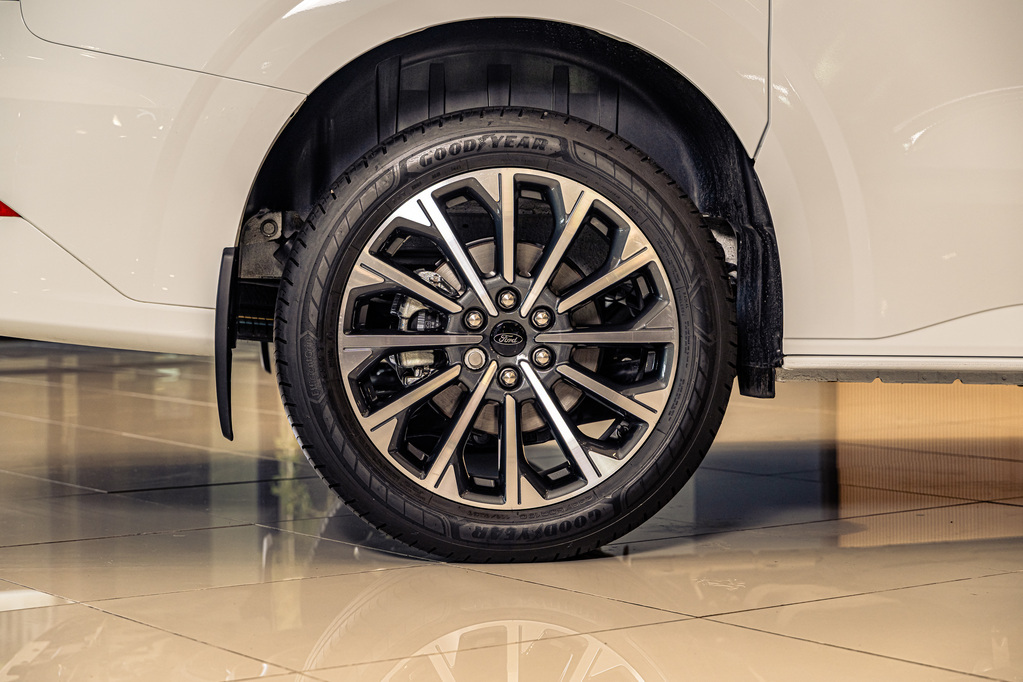 FORD TOURNEO TOURNEO CUSTOM 2.0D TITANIUM X A/T - 19