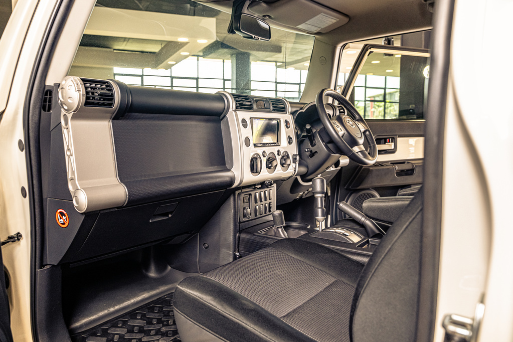 TOYOTA LAND CRUISER 70 L/CRUISER FJ 4.0 V6 CRUISER - 9