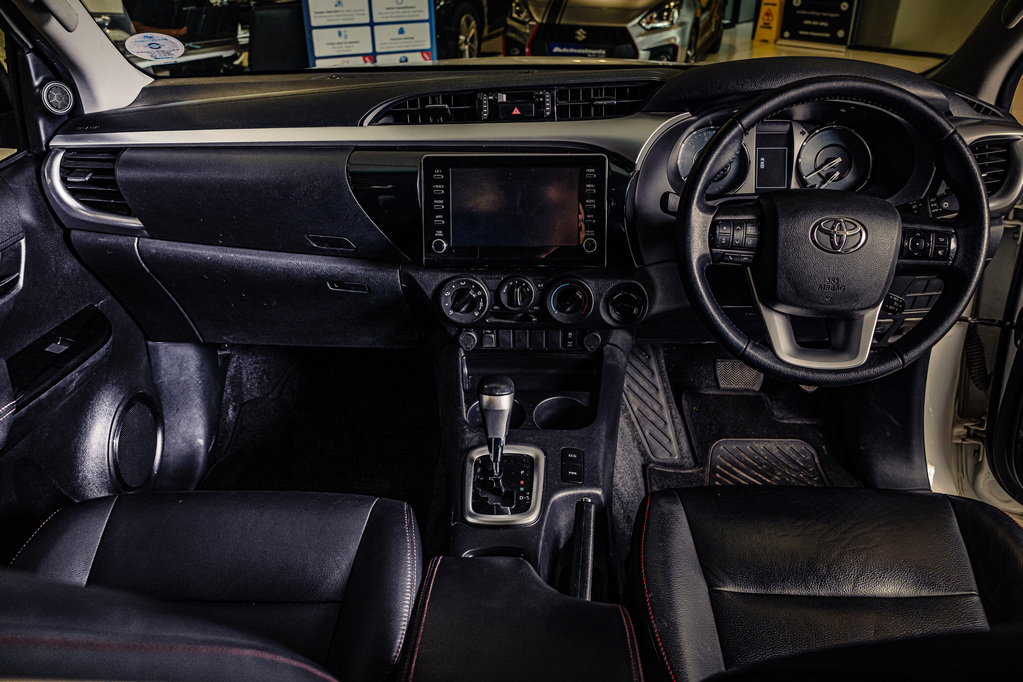 TOYOTA HILUX HILUX 2.8 GD-6 RAIDER 4X4 A/T P/U S/C - 8