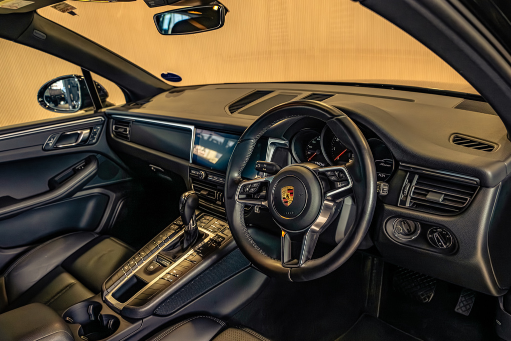 PORSCHE MACAN MACAN - 16
