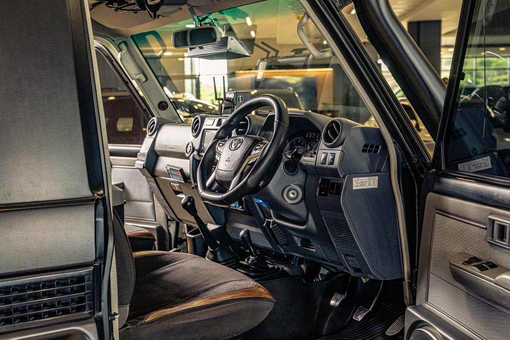 TOYOTA LAND CRUISER PICK UP LAND CRUISER 79 4.5D 70TH ED P/U S/C - 11