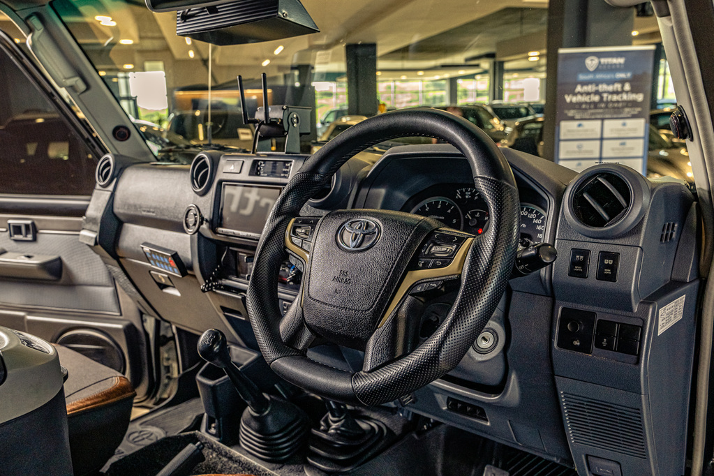 TOYOTA LAND CRUISER PICK UP LAND CRUISER 79 4.5D 70TH ED P/U S/C - 9