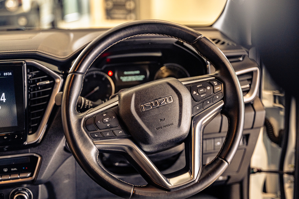 ISUZU D-MAX D-MAX 3.0 Ddi V-CROSS HR 4X4 A/T D/C P/U - 10