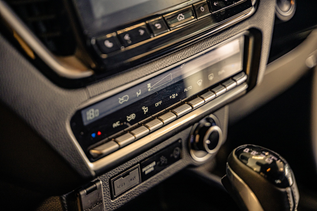 ISUZU D-MAX D-MAX 3.0 Ddi V-CROSS HR 4X4 A/T D/C P/U - 12