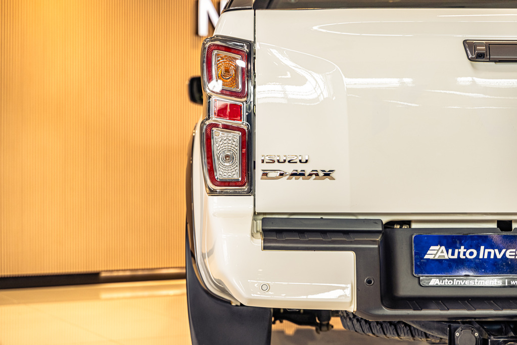 ISUZU D-MAX D-MAX 3.0 Ddi V-CROSS HR 4X4 A/T D/C P/U - 16