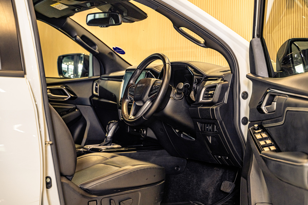 ISUZU D-MAX D-MAX 3.0 Ddi V-CROSS HR 4X4 A/T D/C P/U - 20