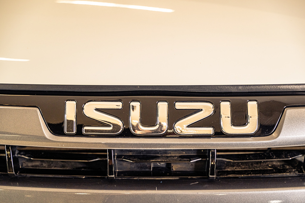 ISUZU D-MAX D-MAX 3.0 Ddi V-CROSS HR 4X4 A/T D/C P/U - 3