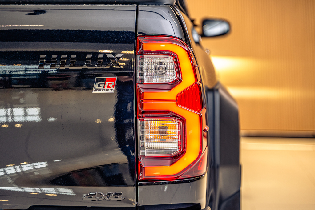 TOYOTA HILUX HILUX 2.8 GD-6 GR-S 4X4 A/T P/U D/C - 17