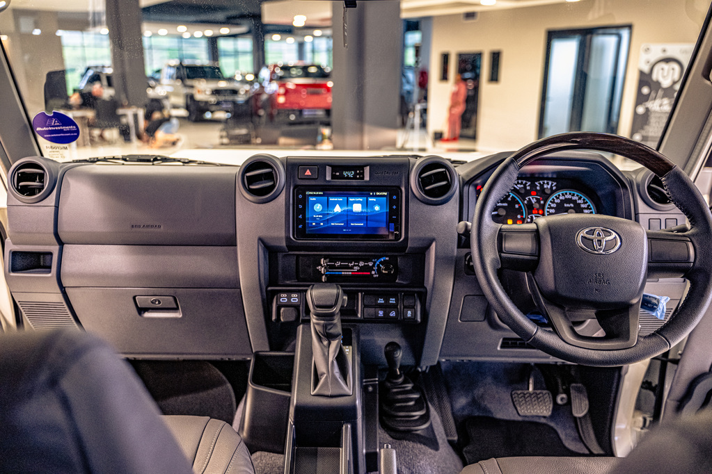 TOYOTA LAND CRUISER 70 LANDCRUISER 76 2.8 GD-6 VX S/W A/T