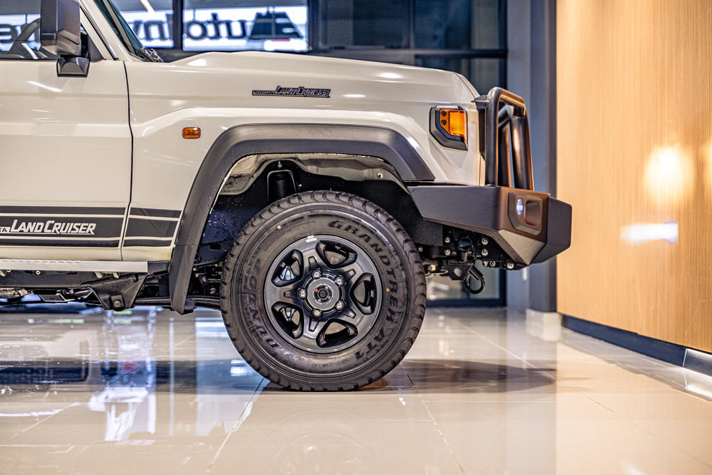 TOYOTA LAND CRUISER 70 LANDCRUISER 76 2.8 GD-6 VX S/W A/T