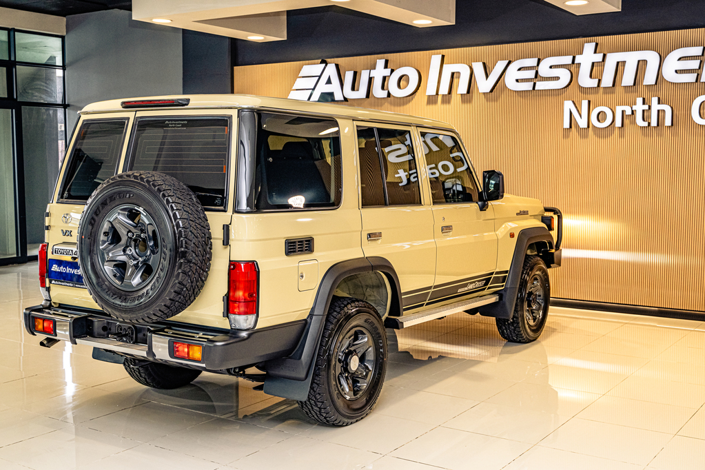 TOYOTA LANDCRUISER 70 LANDCRUISER 76 2.8 GD-6 VX S/W A/T - 14