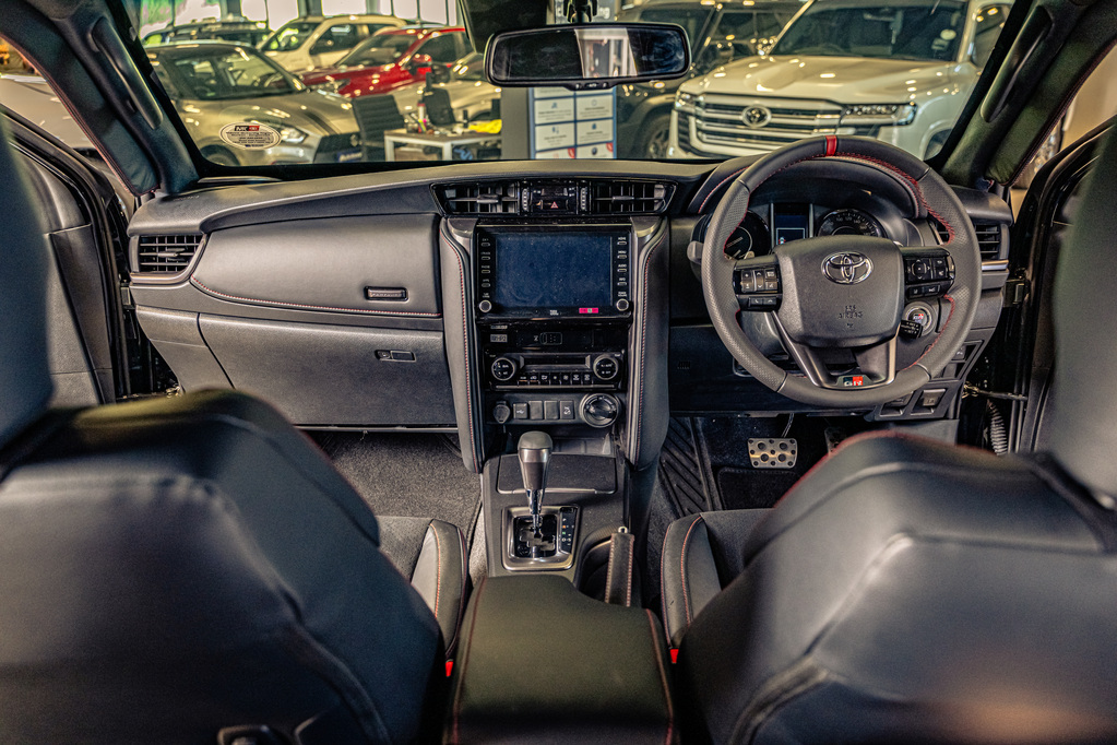 TOYOTA FORTUNER FORTUNER 2.8GD-6 4X4 GR-S A/T - 10