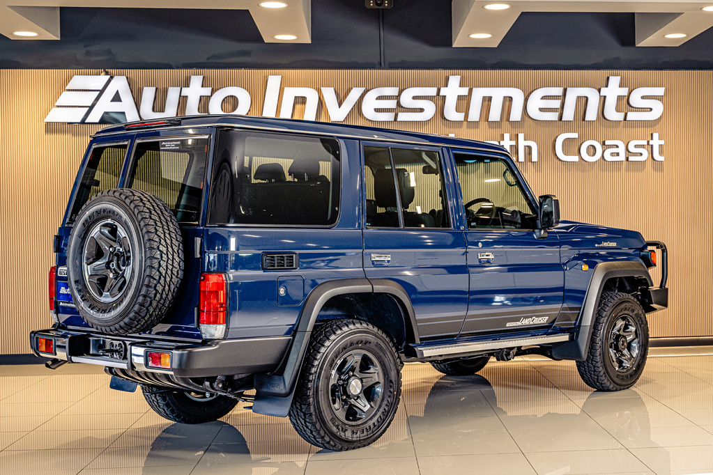 TOYOTA LAND CRUISER 70 LANDCRUISER 76 2.8 GD-6 VX S/W A/T - 13