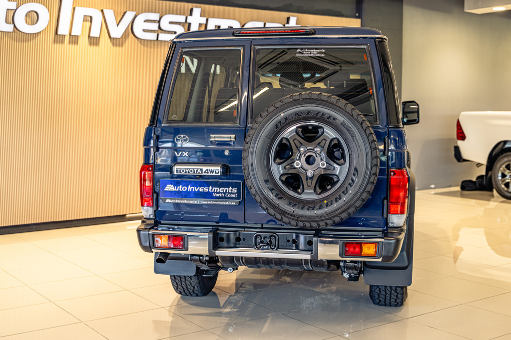 TOYOTA LAND CRUISER 70 LANDCRUISER 76 2.8 GD-6 VX S/W A/T - 14