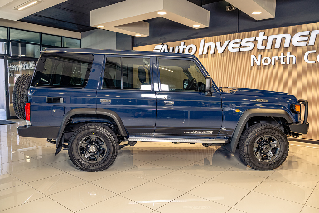 TOYOTA LAND CRUISER 70 LANDCRUISER 76 2.8 GD-6 VX S/W A/T - 15