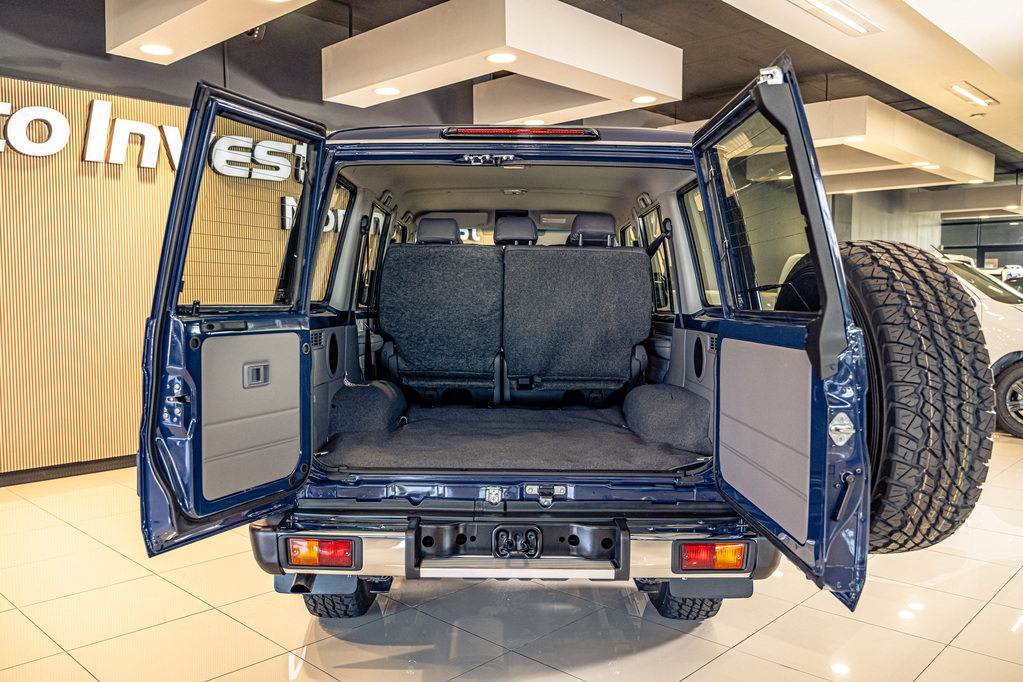 TOYOTA LAND CRUISER 70 LANDCRUISER 76 2.8 GD-6 VX S/W A/T - 16