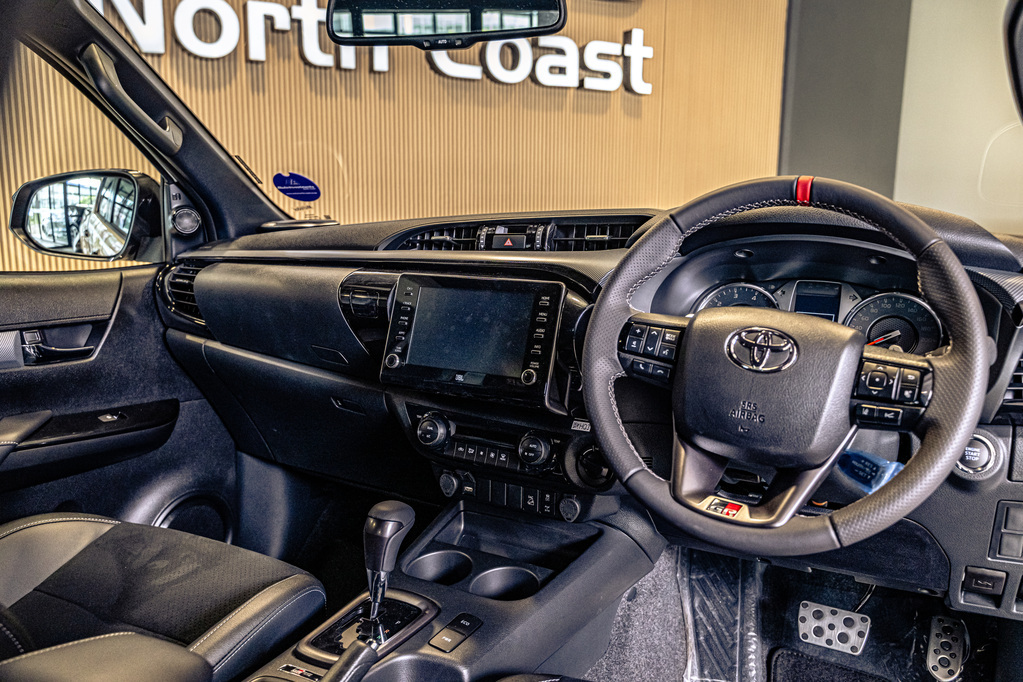 TOYOTA HILUX HILUX 2.8 GD-6 GR-S 4X4 A/T P/U D/C