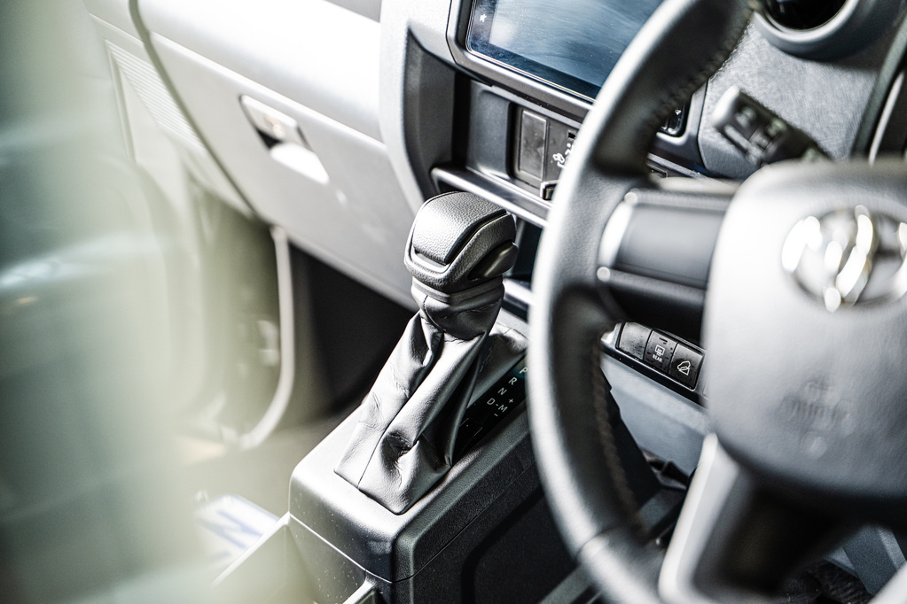 TOYOTA LAND CRUISER 76 LANDCRUISER 76 2.8 GD-6 VX S/W A/T