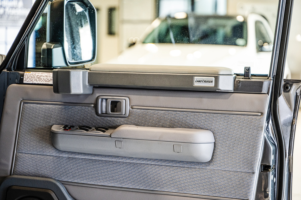 TOYOTA LAND CRUISER 76 LANDCRUISER 76 2.8 GD-6 VX S/W A/T