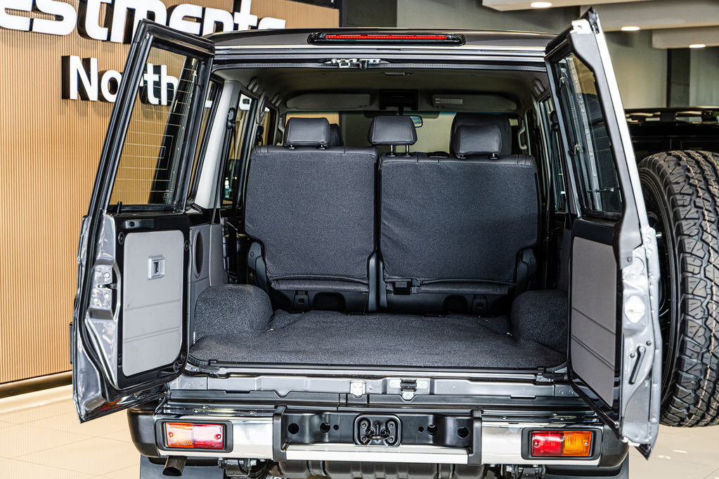 TOYOTA LAND CRUISER 76 LANDCRUISER 76 2.8 GD-6 VX S/W A/T