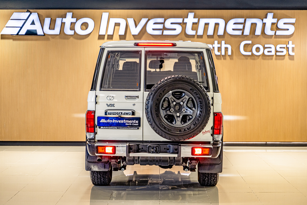 TOYOTA LANDCRUISER 70 LANDCRUISER 76 2.8 GD-6 VX S/W A/T - 13