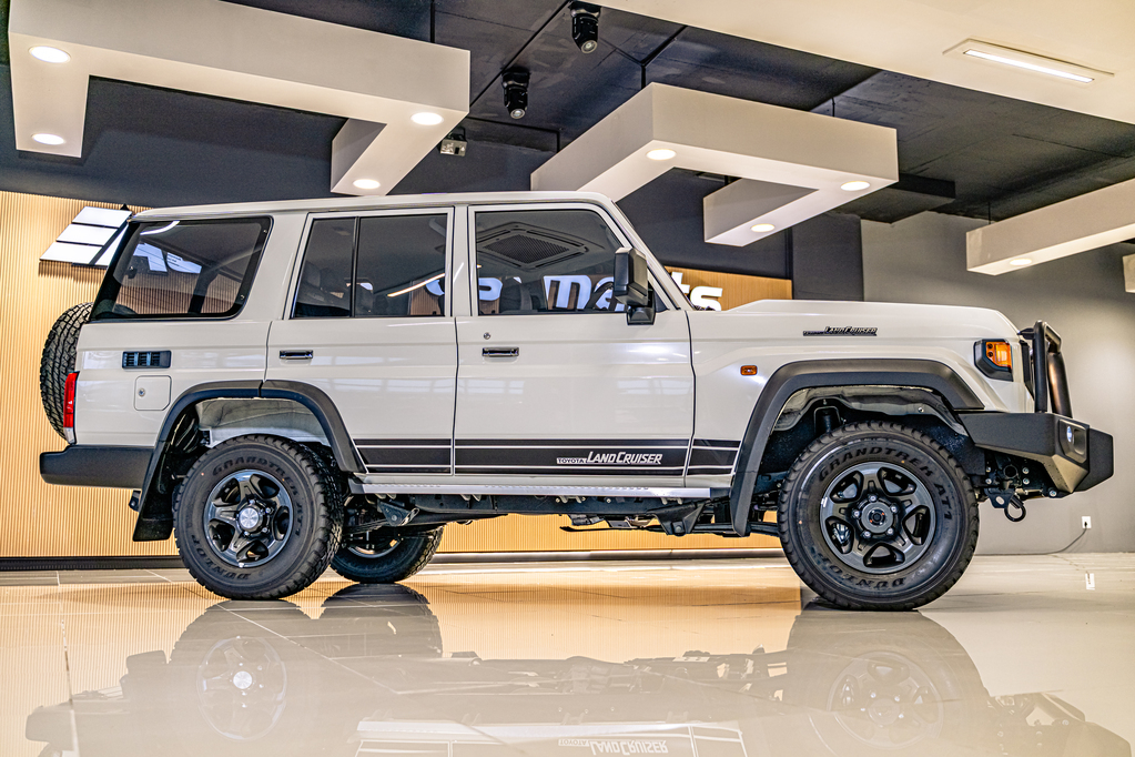 TOYOTA LANDCRUISER 70 LANDCRUISER 76 2.8 GD-6 VX S/W A/T - 3