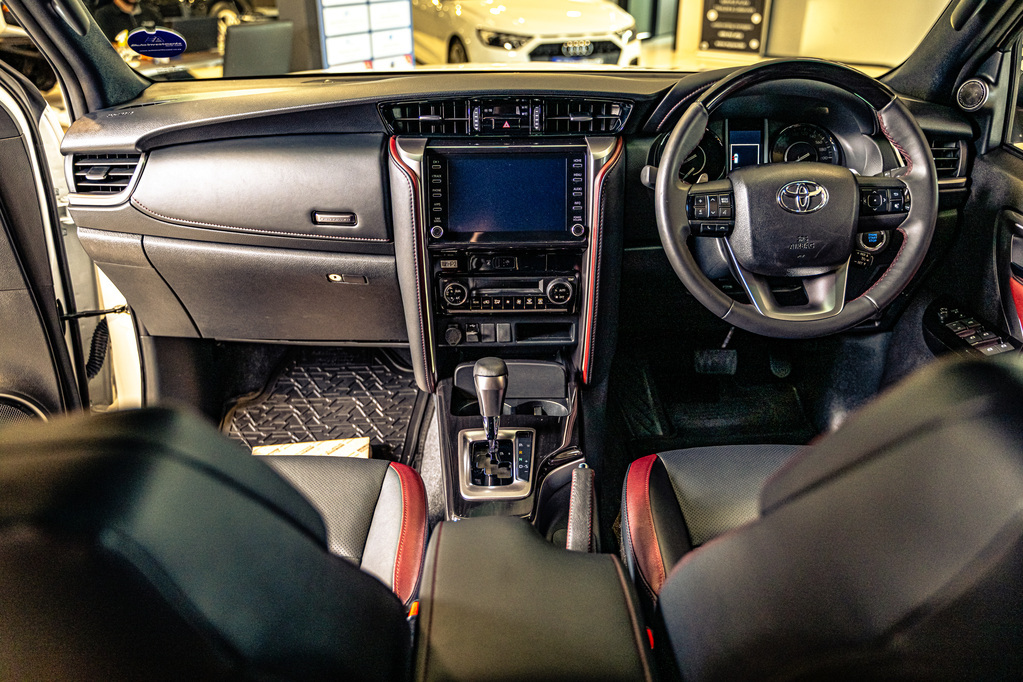 TOYOTA FORTUNER FORTUNER 2.8GD-6 R/B A/T - 9