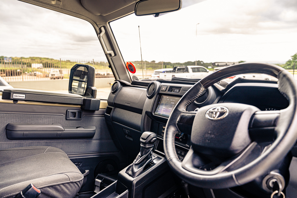 TOYOTA LAND CRUISER 79 LAND CRUISER 79 2.8 GD-6 P/U S/C A/T - 7