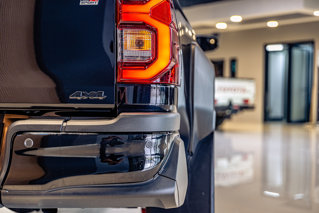 TOYOTA HILUX HILUX 2.8 GD-6 GR-S 4X4 A/T P/U D/C - 7