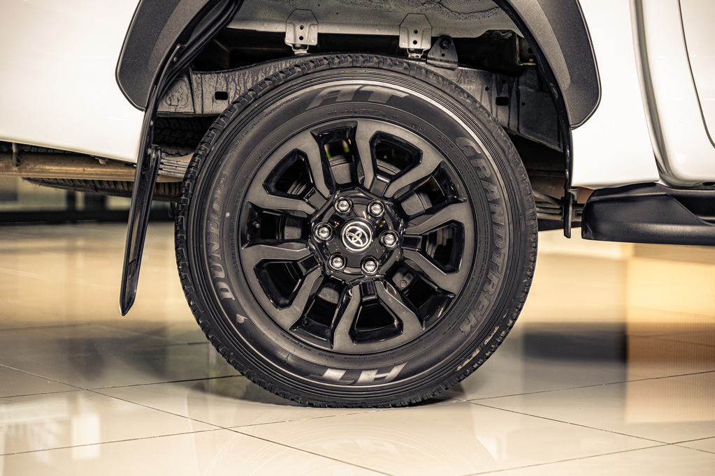 TOYOTA HILUX HILUX 2.8 GD-6 RB LEGEND A/T P/U D/C - 11