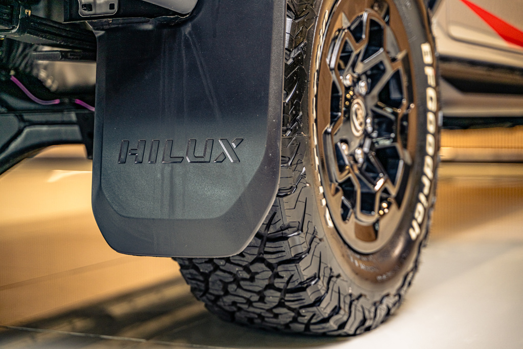 TOYOTA HILUX HILUX 2.8 GD-6 GR-S 4X4 A/T P/U D/C - 17