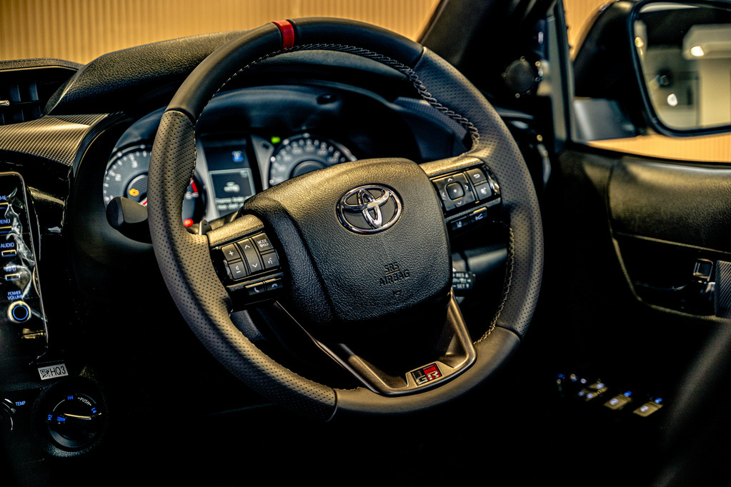 TOYOTA HILUX HILUX 2.8 GD-6 GR-S 4X4 A/T P/U D/C - 18