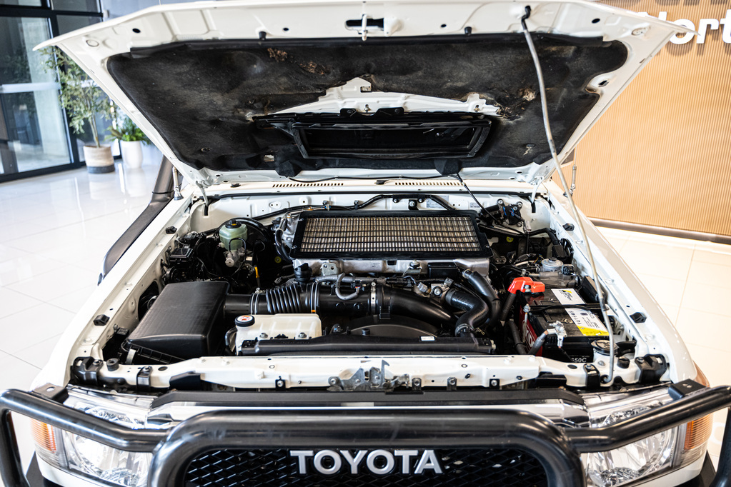 TOYOTA LAND CRUISER 79 LAND CRUISER 79 4.5D 70TH ED P/U D/C - 3