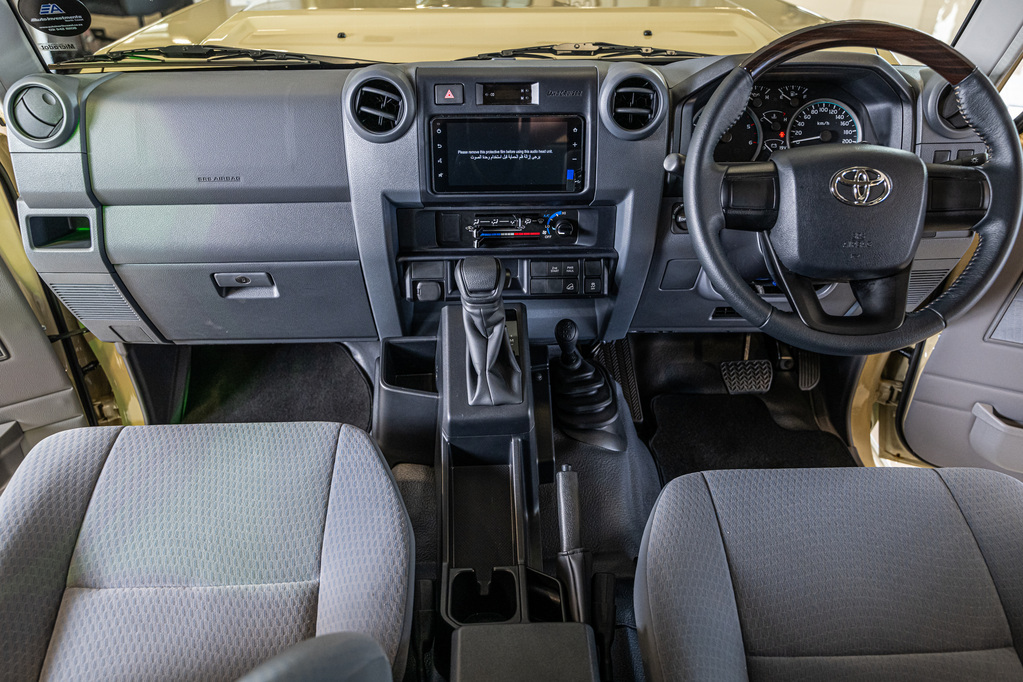 TOYOTA LAND CRUISER 79 LAND CRUISER 79 2.8 GD-6 P/U D/C A/T - 9