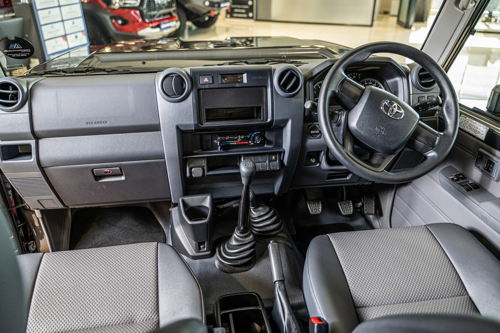 TOYOTA LAND CRUISER 79 LAND CRUISER 79 4.2D P/U S/C - 8