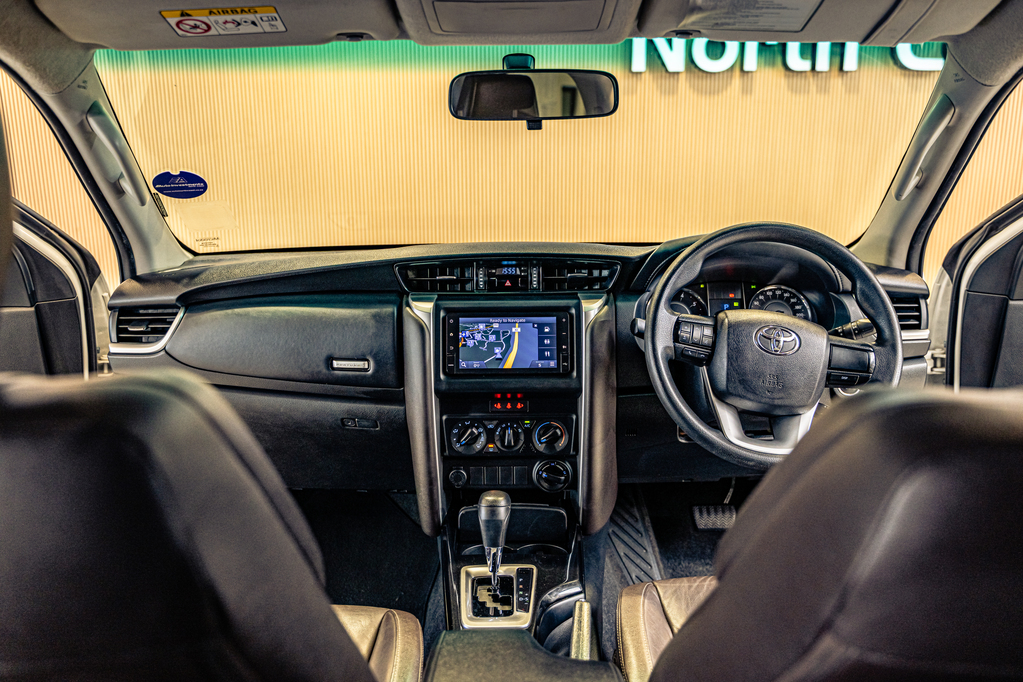 TOYOTA FORTUNER FORTUNER 2.4GD-6 4X4 A/T - 12